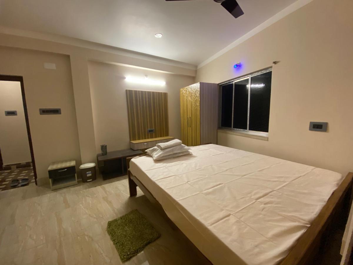 Hotel & Lodge Pankajini ボルプル エクステリア 写真
