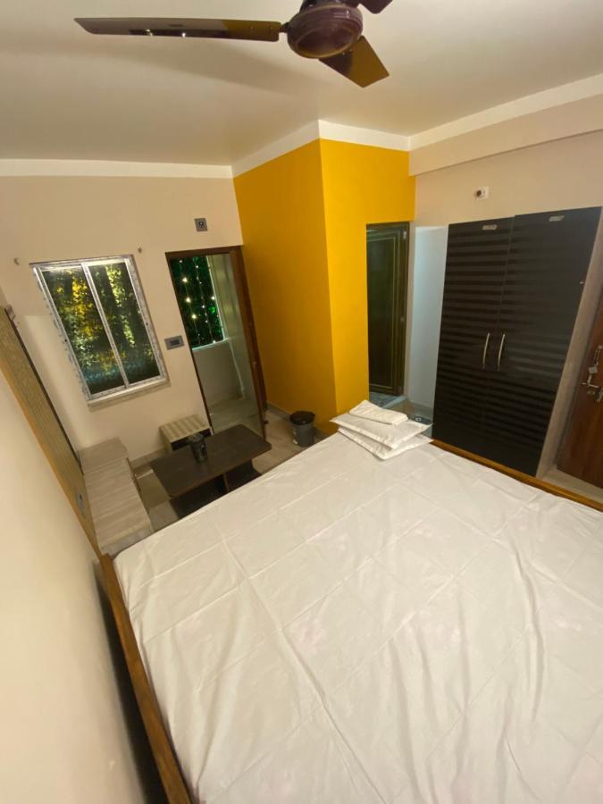 Hotel & Lodge Pankajini ボルプル エクステリア 写真